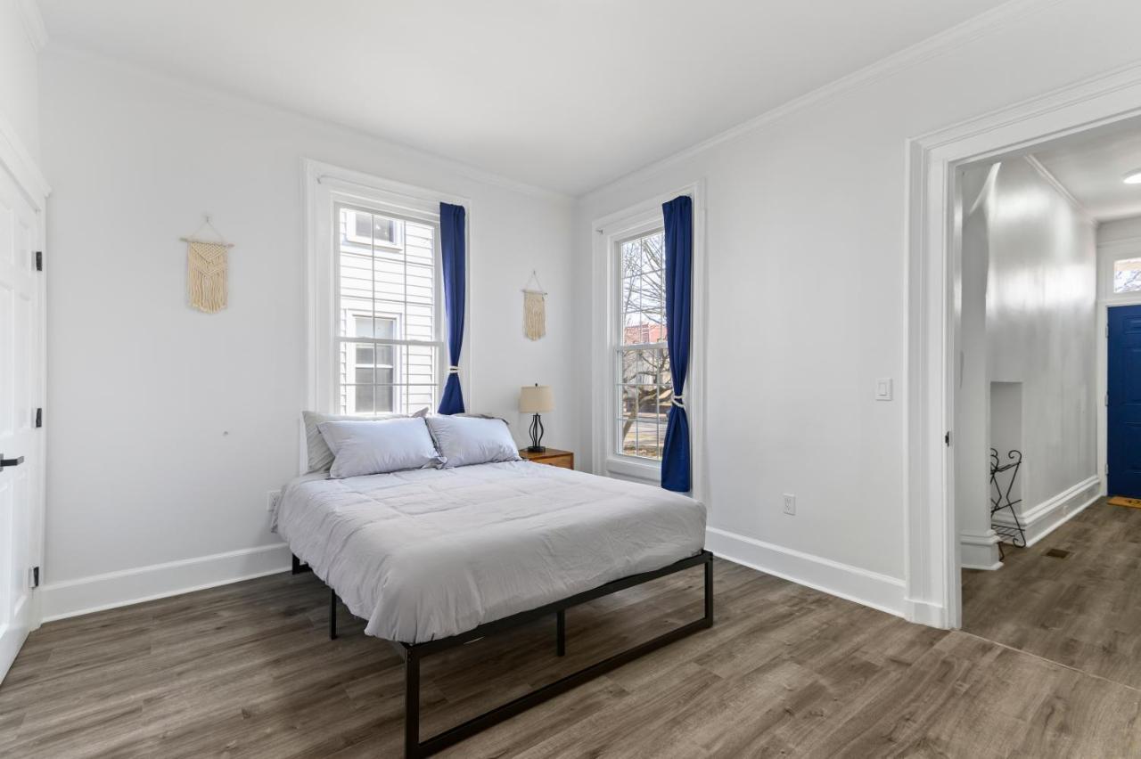 Casa Soleada In East Rock Near Dt And Yale Som With Free Parking And King Bed Apartment New Haven Bagian luar foto