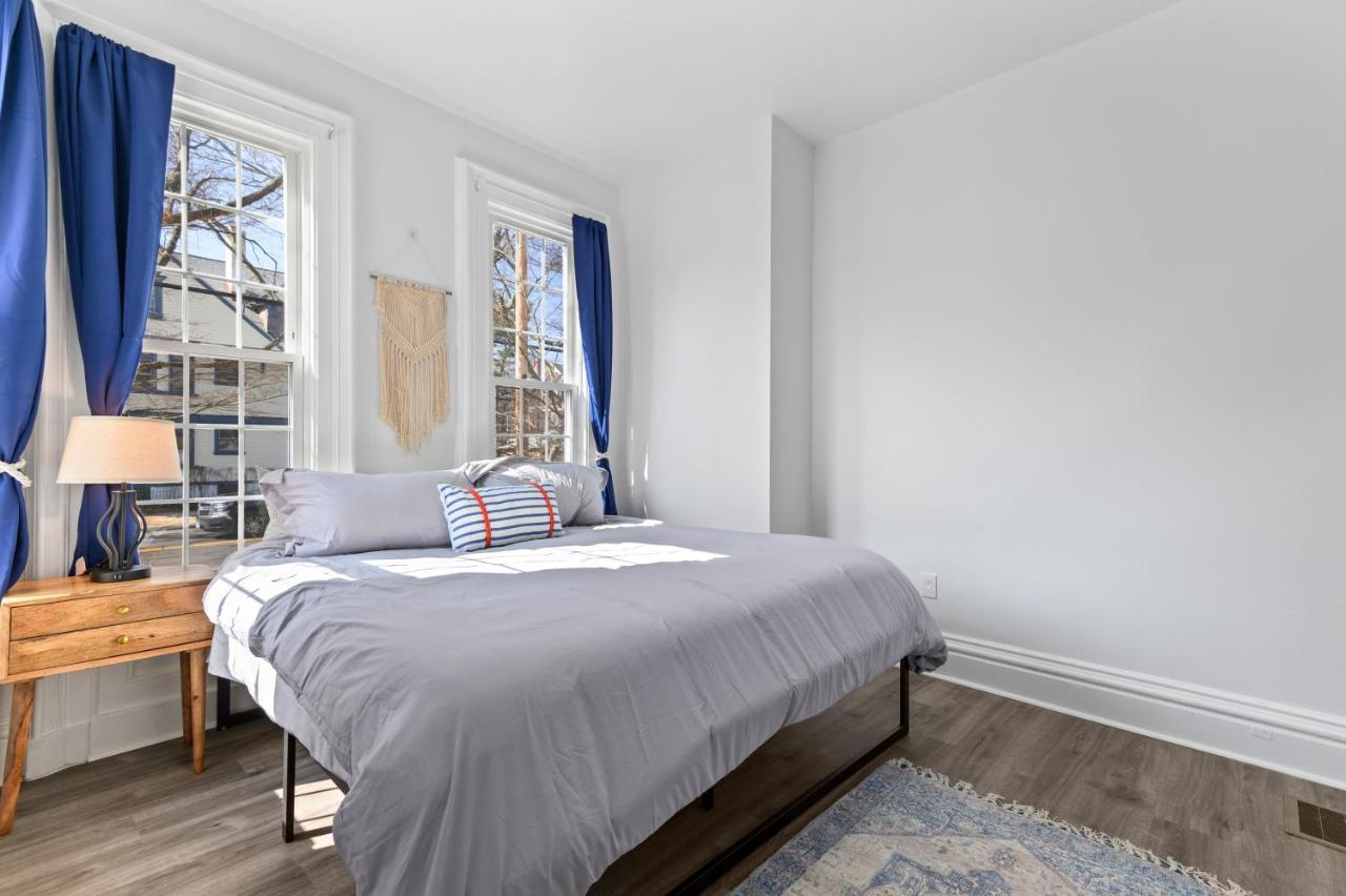 Casa Soleada In East Rock Near Dt And Yale Som With Free Parking And King Bed Apartment New Haven Bagian luar foto